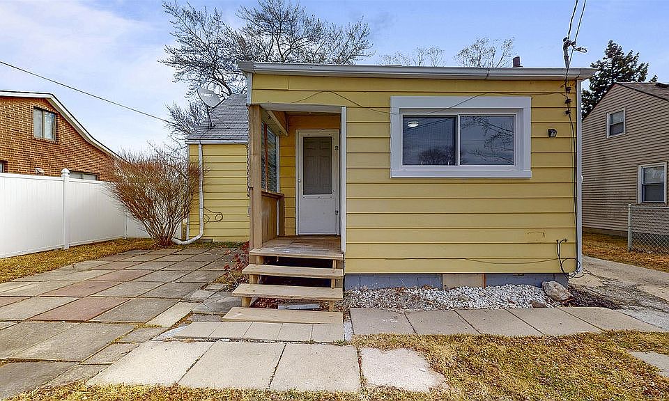 29221 Senator St, photo 18