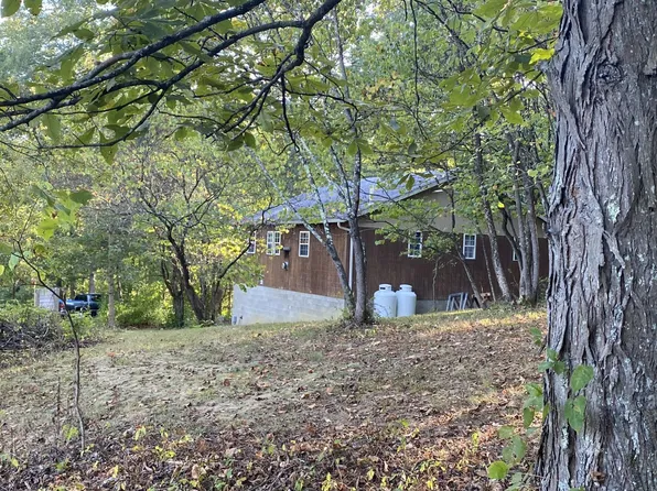 9425 Stone Rd, Athens, OH 45701