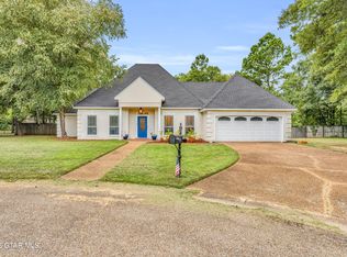 88 Sir Henry Dr, Columbus, MS 39705