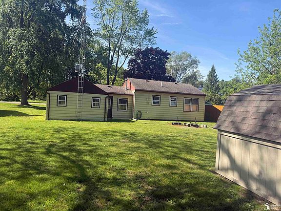 3rd image of 750 Pickard Rd