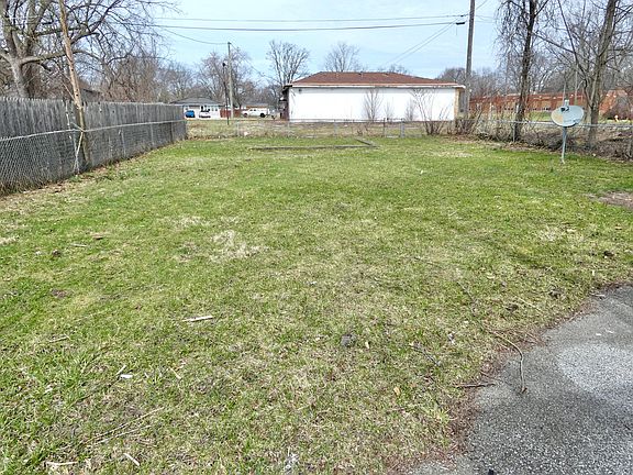 4th image of 885 Mineral Ave