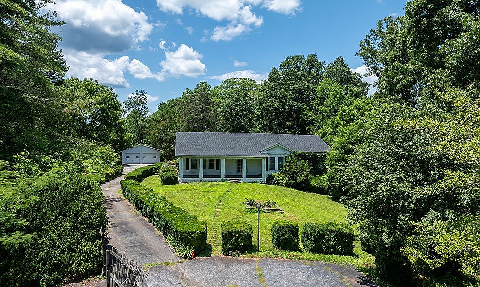 1st image of 1566 Trenthill Dr