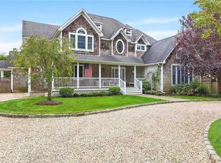 14 Club Ln, Remsenburg, NY 11960