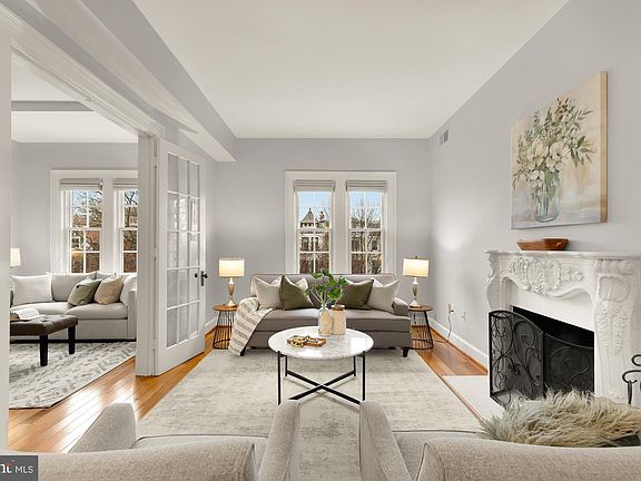 5th image of 1915 Calvert St NW APT 301