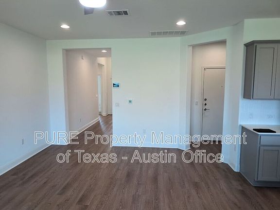 4th image of 16937 Aventura Ave
