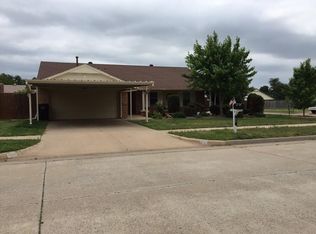 600 Randall Dr, Moore, OK 73160