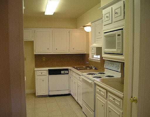 3rd image of 6103 GRAND POINT DR
