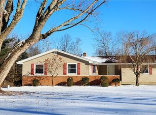 1434 Howell Rd, East Palestine, OH 44413