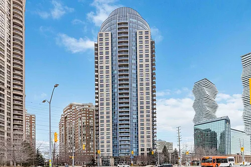 330 Burnhamthorpe Rd W Photo 1