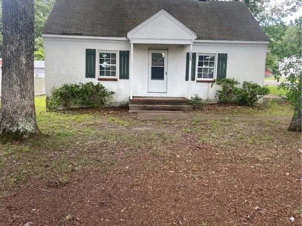 2400 Coxendale Rd, Chester, VA 23831