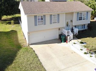 200 Red Hill Rd, Vine Grove, KY 40175