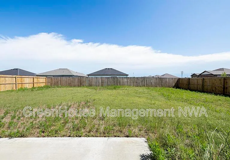 210 Williams Ct — Photo 19