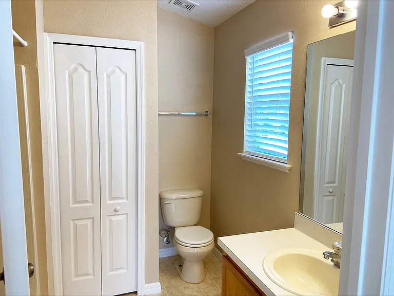 102 Wilton Cir — Photo 8