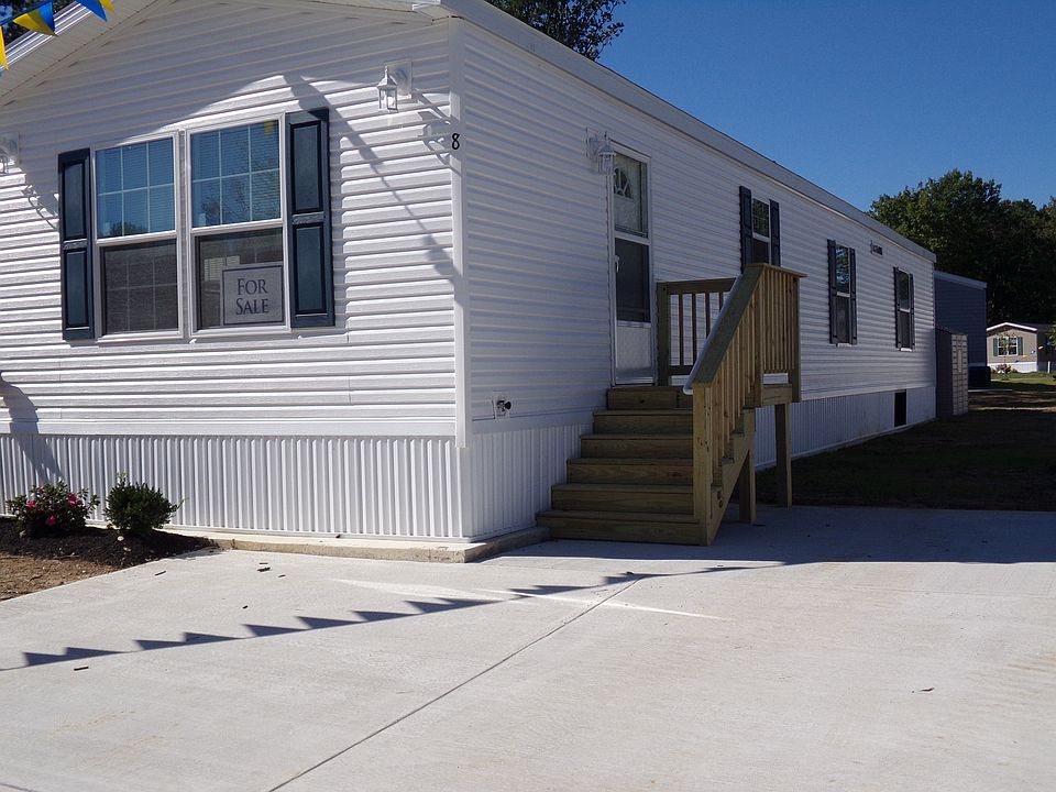 1st image of 6 Badger Ct