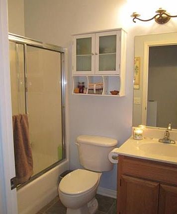 5th image of 6525 Woodman Ave Unit 31
