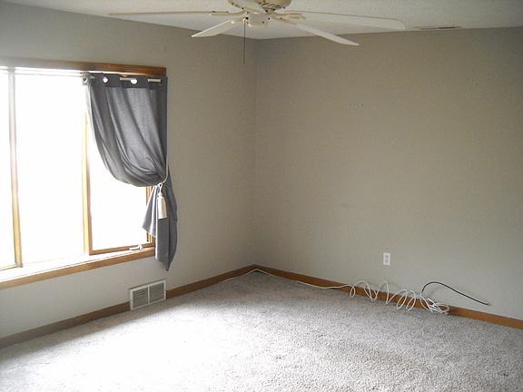 4th image of 1104 Highland Ave