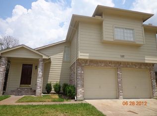 1127 Woodbridge Ave, Pearland, TX 77584
