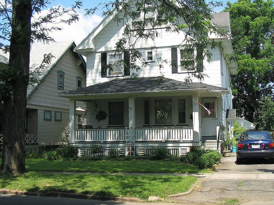 2nd image of 258 Ravenwood Ave