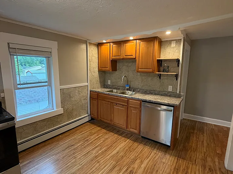 113 Main St #B — Photo 4