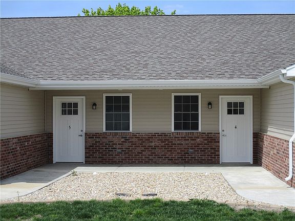 2nd image of 1120 N Broadway St #2