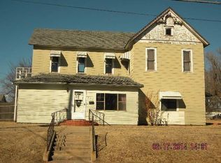 203 E 3rd Ave, Caney, KS 67333