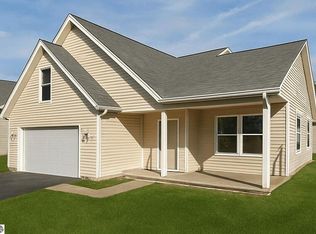 2806 Opal Ct, Traverse City, MI