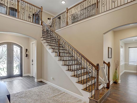 5th image of 729 Pegasus Ln