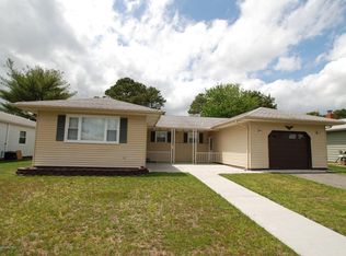 15 Calalou Ct, Toms River, NJ 08757