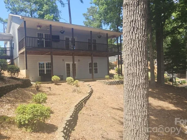 604 Fairway Shores Rd, Mount Gilead, NC 27306