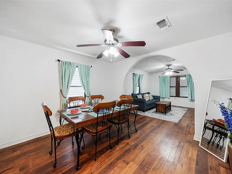 6120 Avenue Q 1/2 — Photo 5