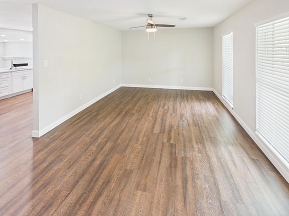 4th image of 4209 Glenhurst St