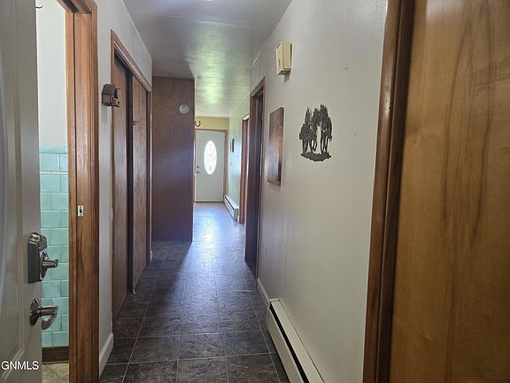 3rd image of 521 2nd Ave NW