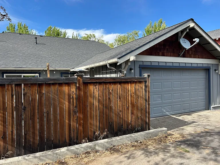 21365 Oakview Dr — Photo 36