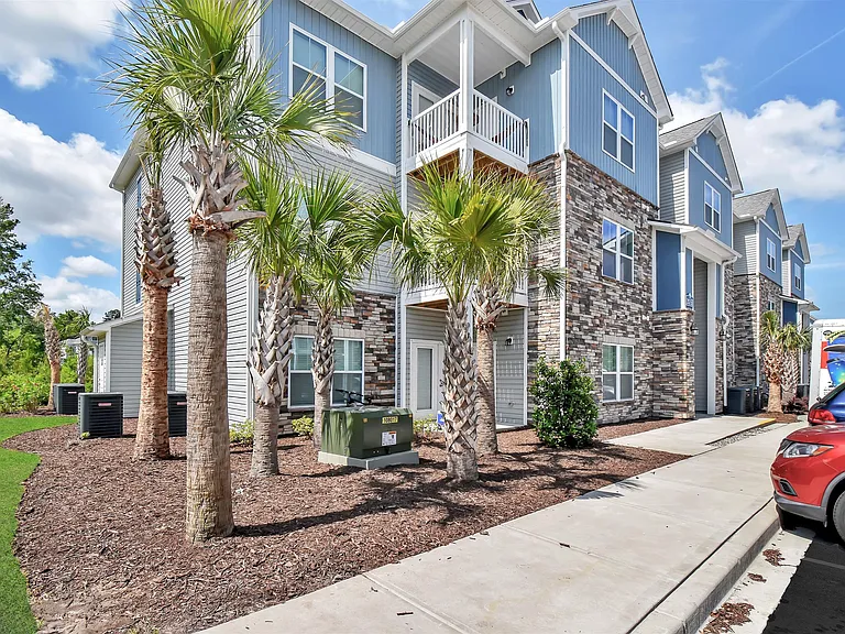 GRANDVIEW AT CLEAR POND APARTMENTS — Photo 12