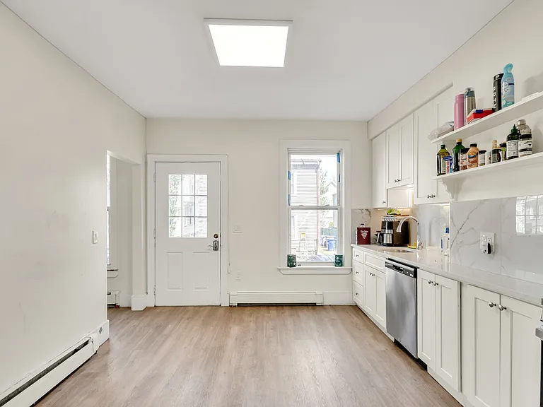 20 Ashford St #1A — Photo 1