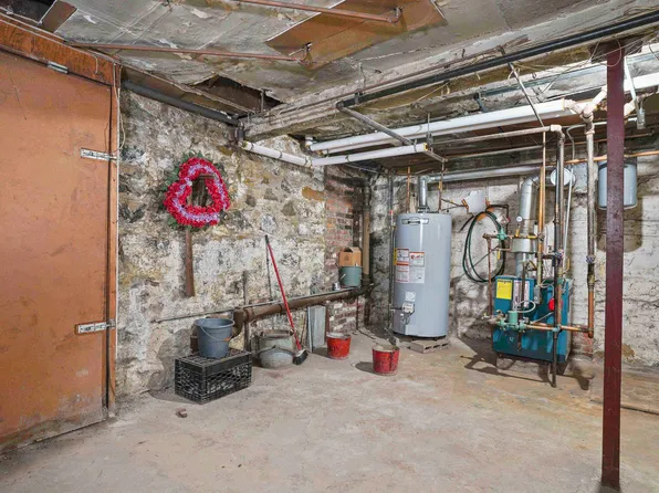 67-03 Myrtle Avenue image 12 of 36