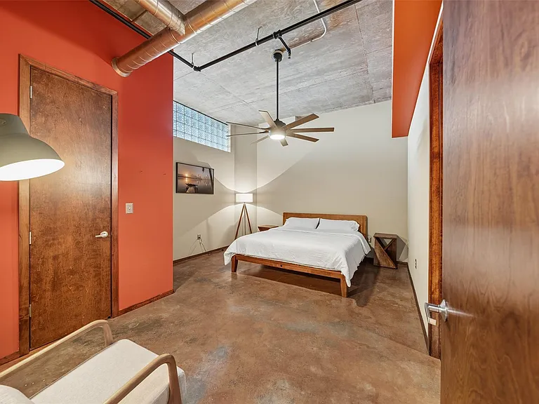 505 Bastrop St #402 — Photo 14