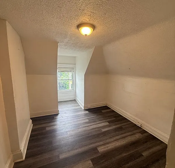 9904 North Blvd — Photo 9