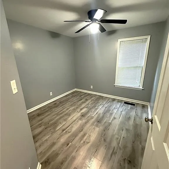 2127 Fairbrother St — Photo 21