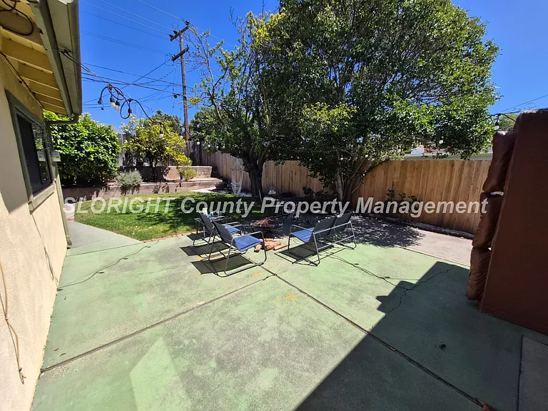 1367 Fernwood Dr — Photo 10