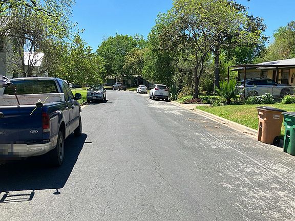 4th image of 4703 Everglade Dr