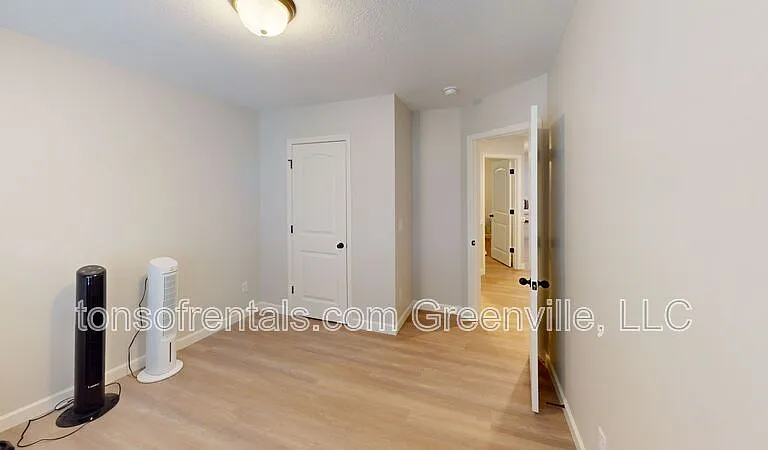 2212 Davenport Ct — Photo 6
