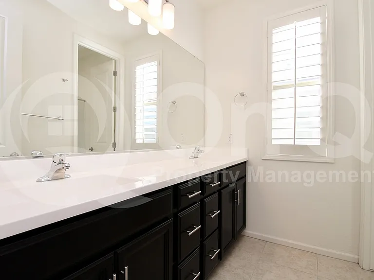 241 E Wisteria Dr — Photo 20