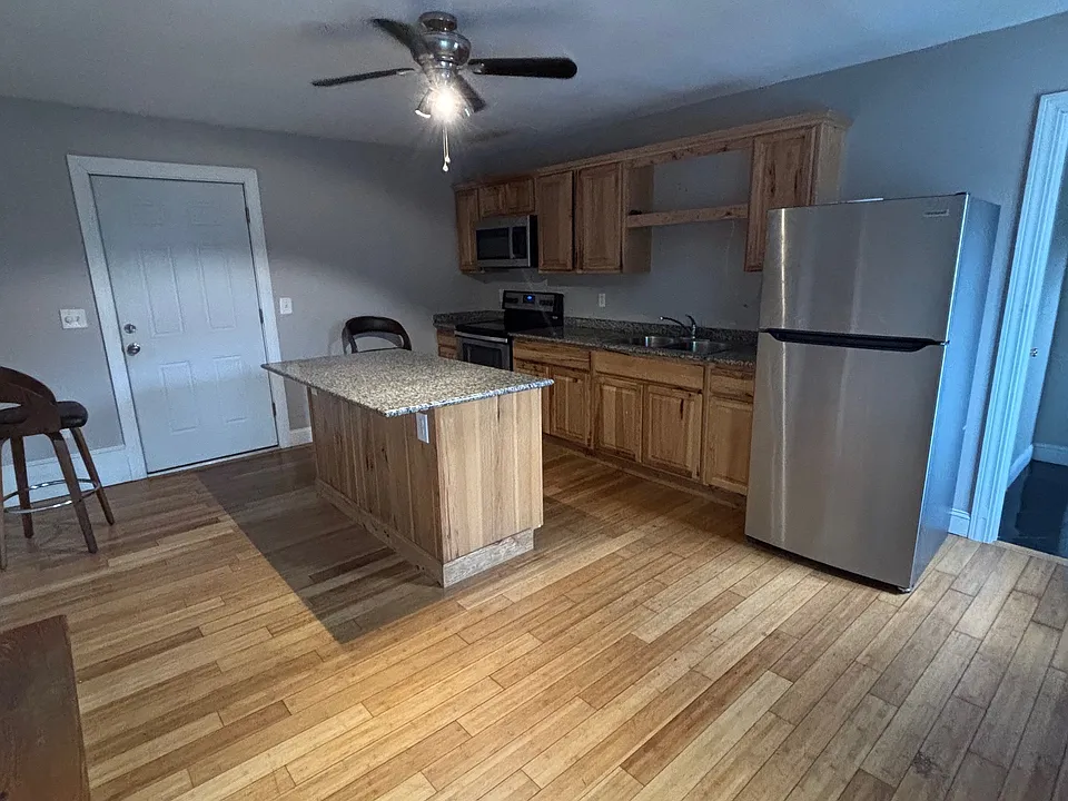 209 Stevens Ave #2