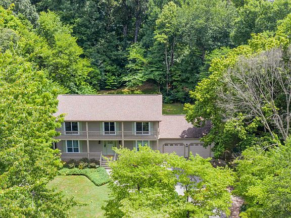 3rd image of 238 Woodland Trace Dr