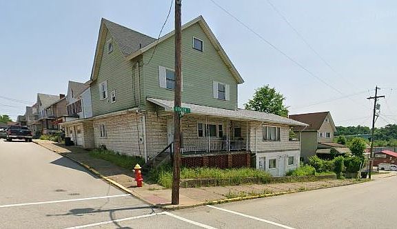4th image of 720 Center St