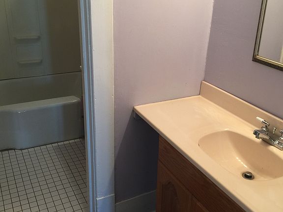 5th image of 601 Whitthorne St