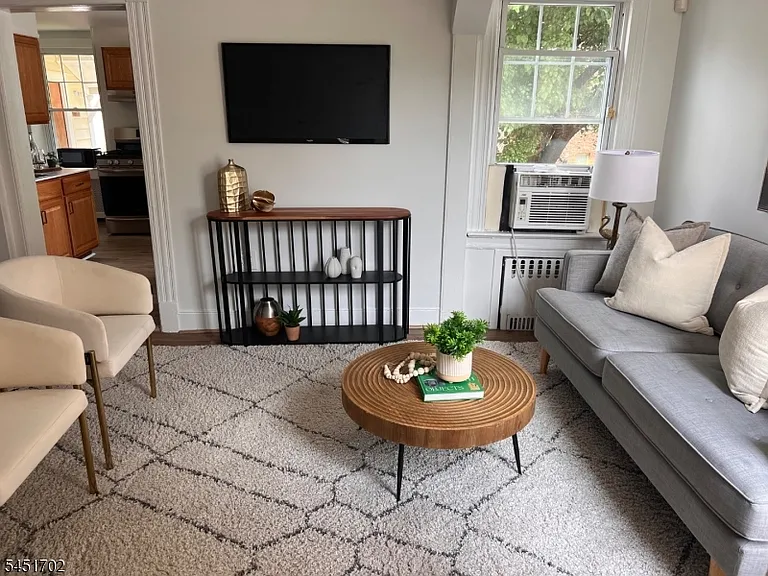 15 Montague Pl #2 — Photo 7