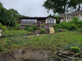 1527 Lakeside Dr, Harveys Lake, PA 18618