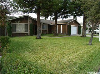 3rd image of 9521 Bonanza Dr
